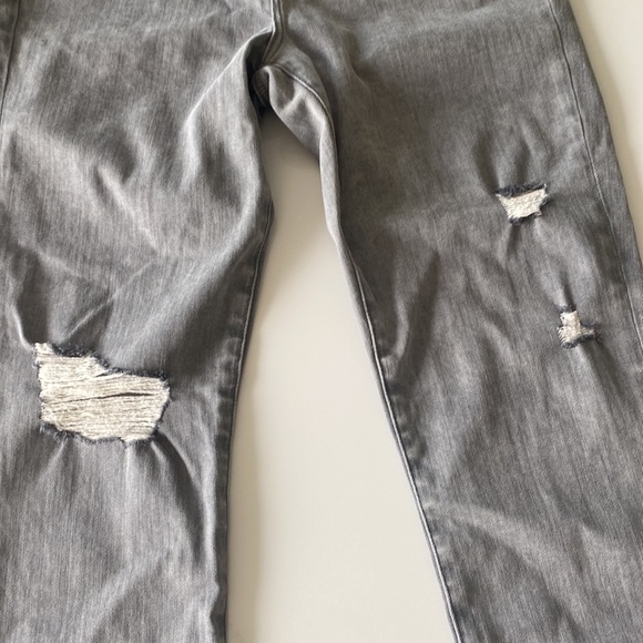 J Brand skinny grey skinny jeans with rips. Never been worn - Picture 2 of 5